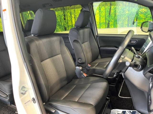 Toyota VOXY 2018-01 23047-8