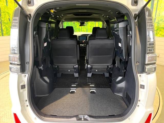 Toyota VOXY 2018-01 23047-11