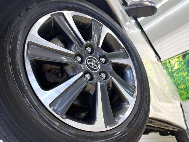 Toyota VOXY 2018-01 23047-14