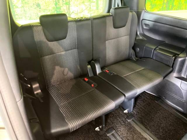 Toyota VOXY 2018-01 23047-10
