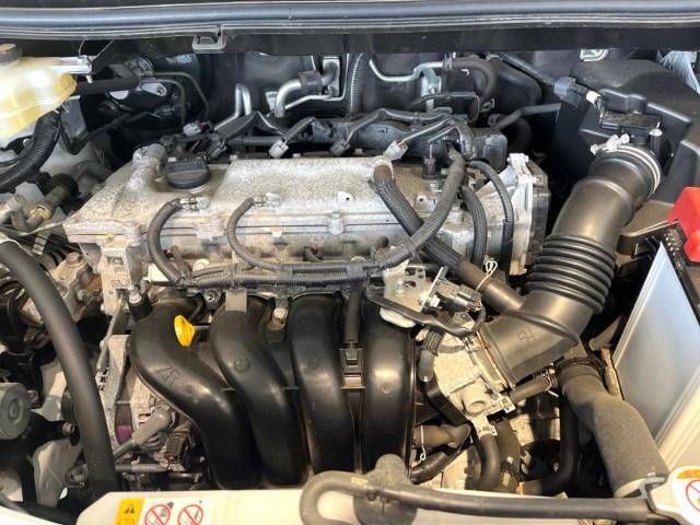 Toyota VOXY 2018-01 23047-19