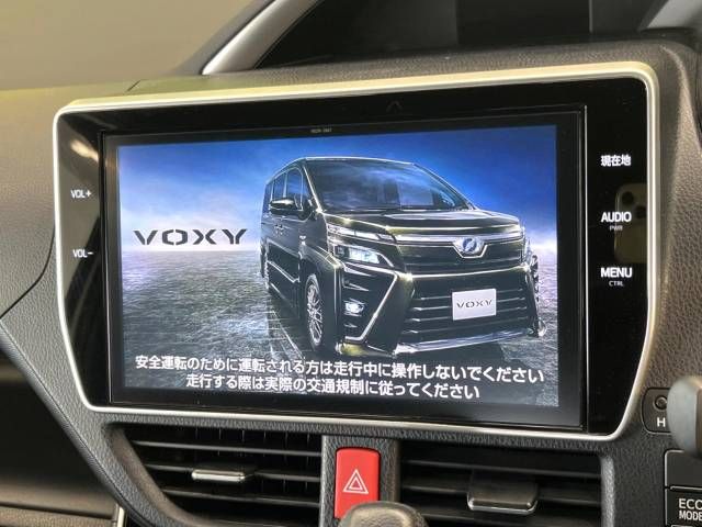 Toyota VOXY 2018-01 23047-2