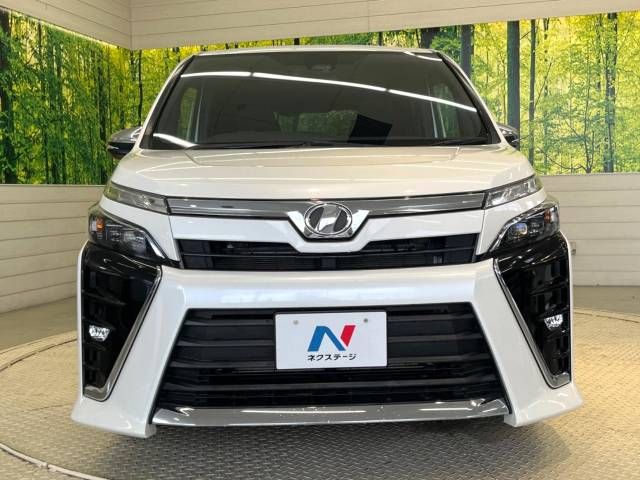 Toyota VOXY 2018-01 23047-15