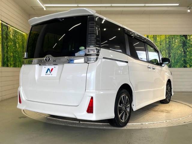 Toyota VOXY 2018-01 23047-18