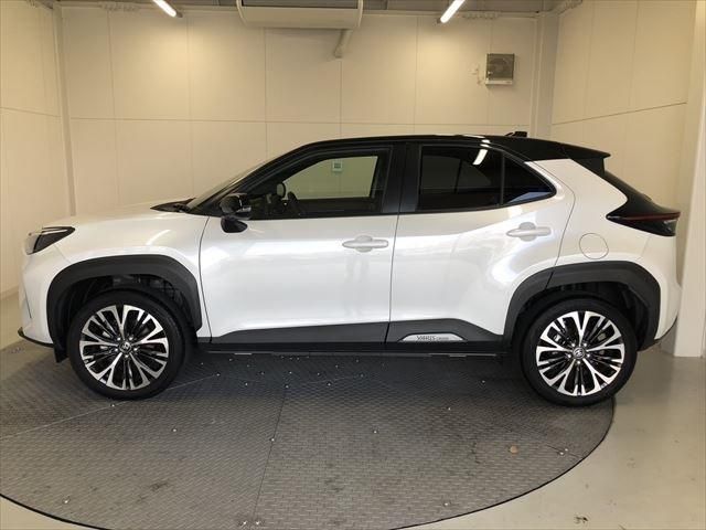 Toyota YARIS CROSS 2022-12 189928-7