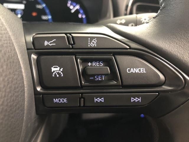 Toyota YARIS CROSS 2022-12 189928-28