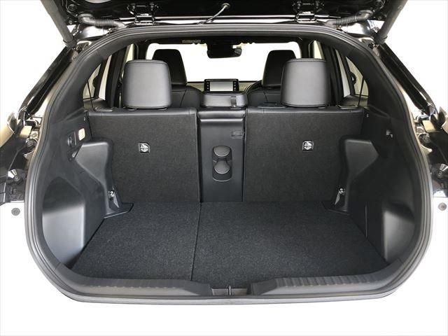 Toyota YARIS CROSS 2022-12 189928-21