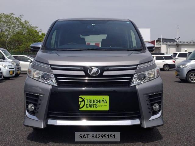 Toyota VOXY 2015-10 289159-8