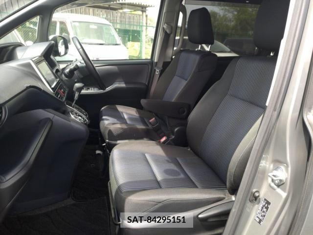 Toyota VOXY 2015-10 289159-21