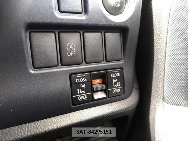 Toyota VOXY 2015-10 289159-15