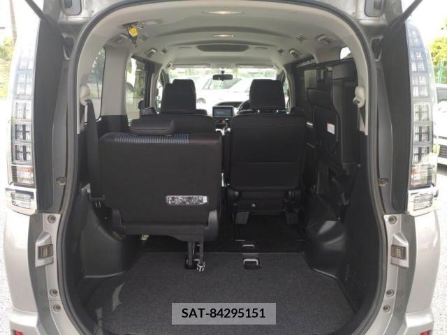 Toyota VOXY 2015-10 289159-25