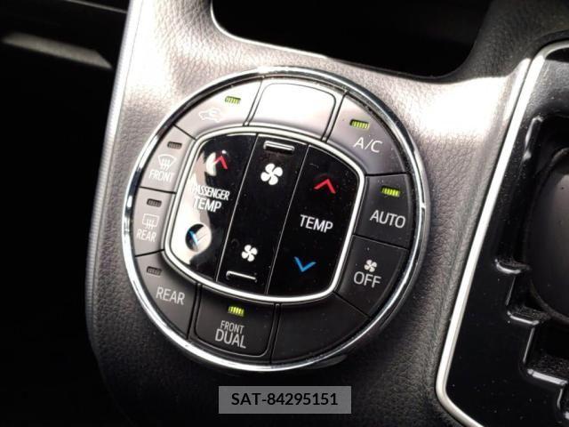 Toyota VOXY 2015-10 289159-13