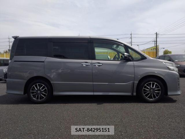 Toyota VOXY 2015-10 289159-10