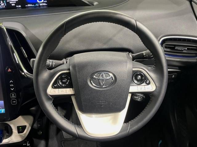 Toyota PRIUS 2018-09 10201-11