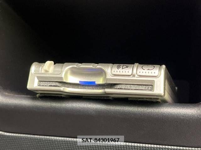 Toyota SPADE 2015-05 285981-6