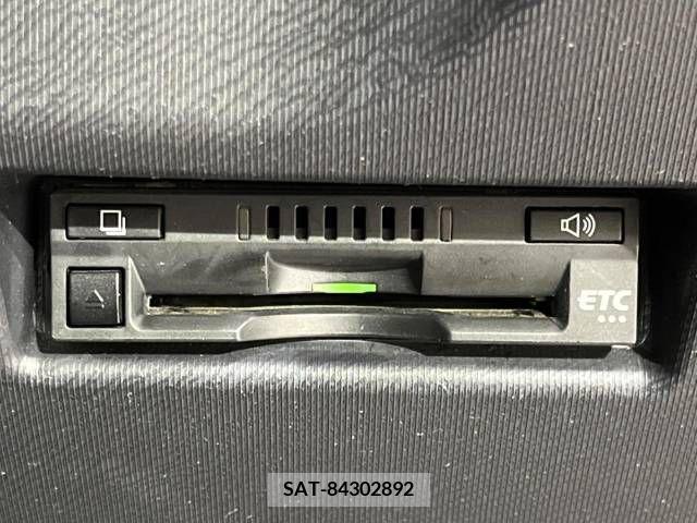 Toyota AQUA 2018-05 213249-6