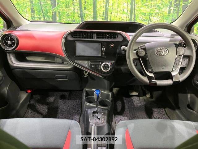 Toyota AQUA 2018-05 213249-1