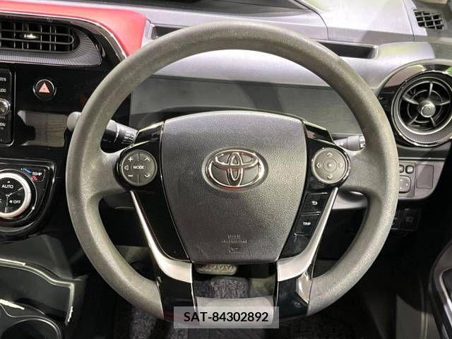 Toyota AQUA 2018-05 213249-11