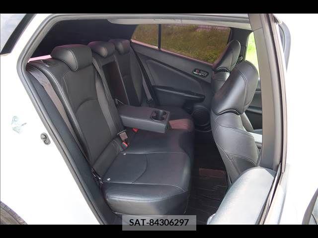 Toyota PRIUS 2017-02 352176-14