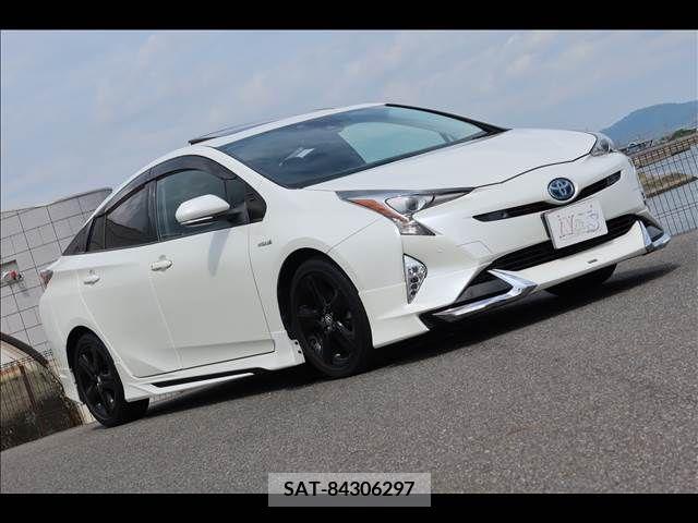 Toyota PRIUS 2017-02 352176-5