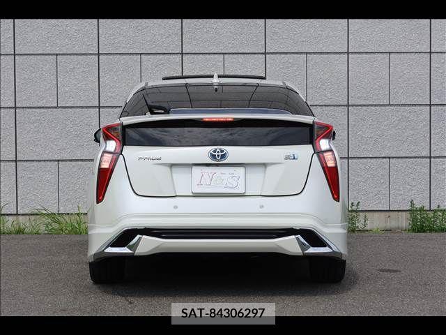 Toyota PRIUS 2017-02 352176-4