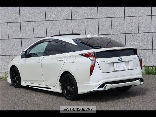 Toyota PRIUS 2017-02 352176-3