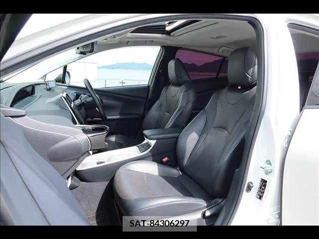 Toyota PRIUS 2017-02 352176-15