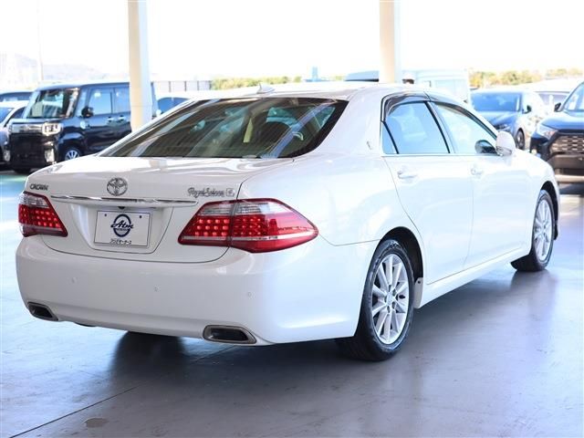 Toyota CROWN SEDAN 2012-04 27559-3