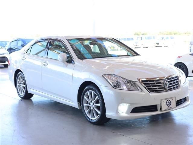 Toyota CROWN SEDAN 2012-04 27559-2