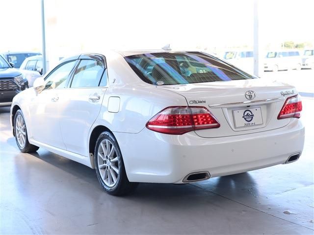 Toyota CROWN SEDAN 2012-04 27559-5