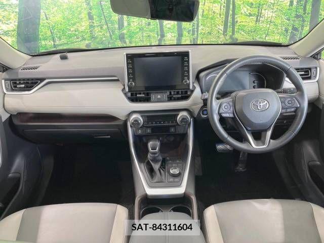 Toyota RAV4 2021-06 243322-1