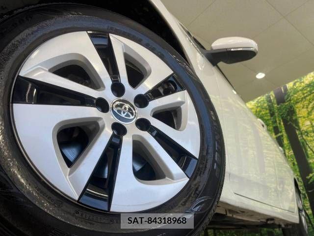 Toyota PRIUS 2018-08 393439-13