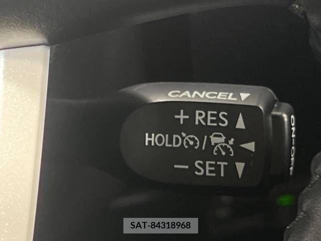 Toyota PRIUS 2018-08 393439-5