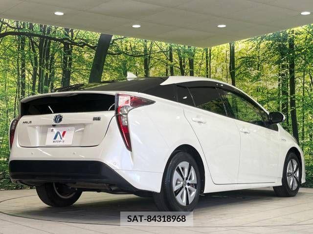 Toyota PRIUS 2018-08 393439-17