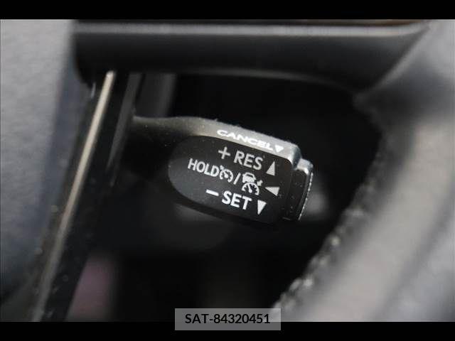 Toyota PRIUS 2021-04 222848-5