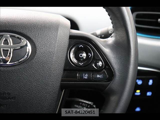 Toyota PRIUS 2021-04 222848-4