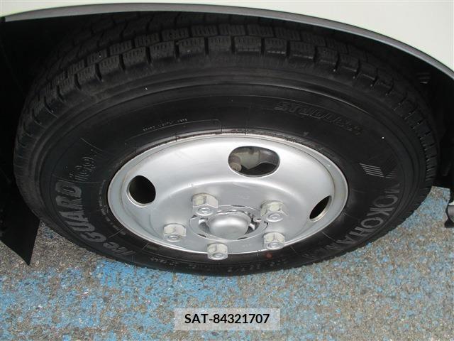 Hino DUTRO 2013-11 217551-19