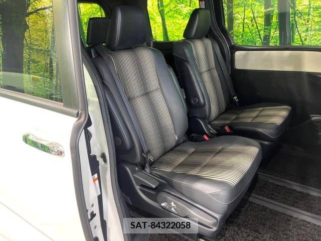 Toyota NOAH 2019-11 342305-9
