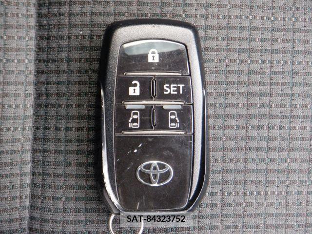 Toyota SIENTA 2020-12 204807-17