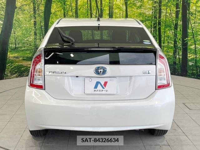 Toyota PRIUS 2013-10 393431-15