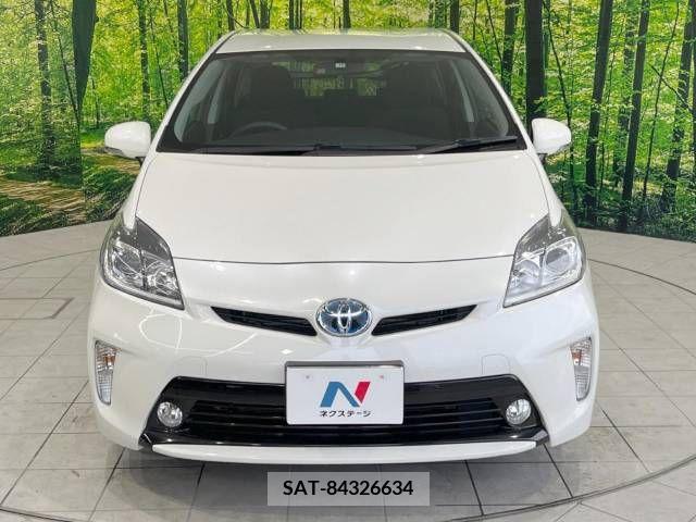 Toyota PRIUS 2013-10 393431-14