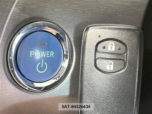 Toyota PRIUS 2013-10 393431-4