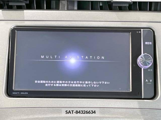 Toyota PRIUS 2013-10 393431-2