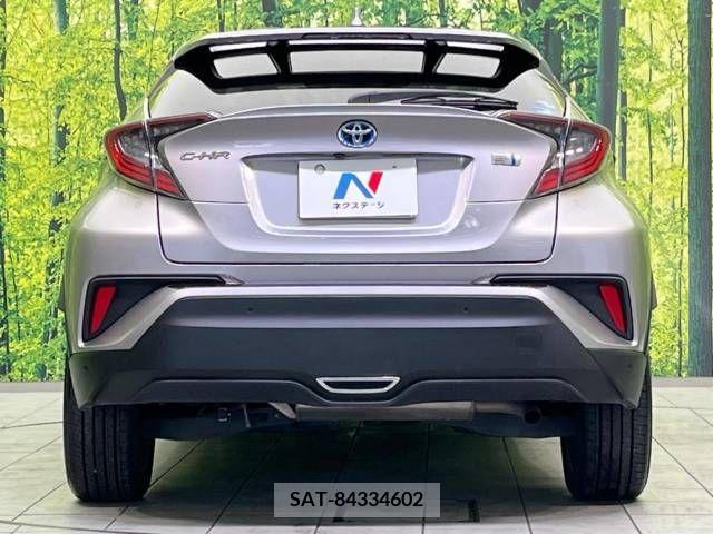 Toyota C-HR 2017-04 213392-15