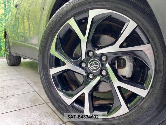 Toyota C-HR 2017-04 213392-13