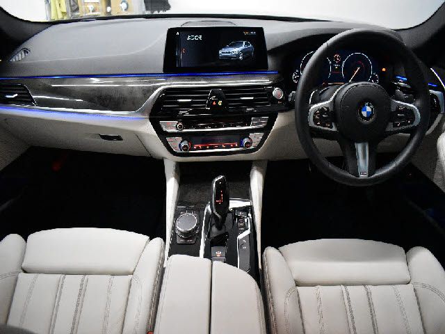 Bmw 5 SERIES 2018-09 23993-1