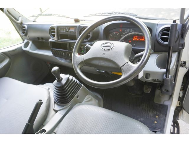Hino DUTRO 2019-08 196203-2