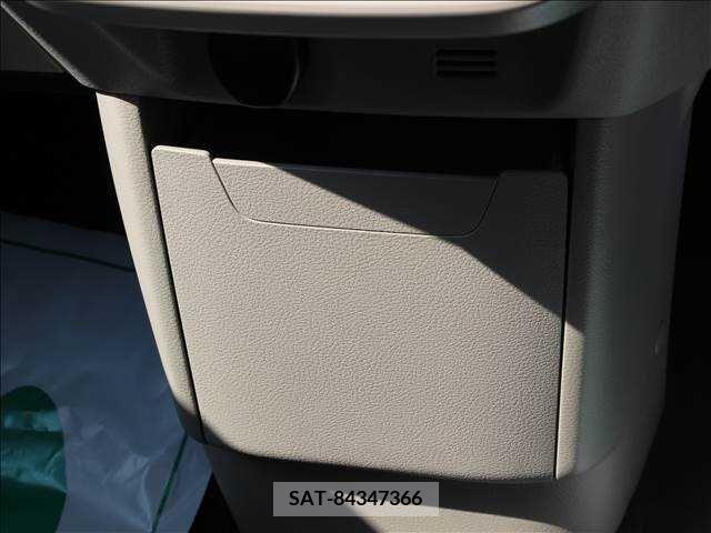Nissan ROOX 2022-10 388531-24