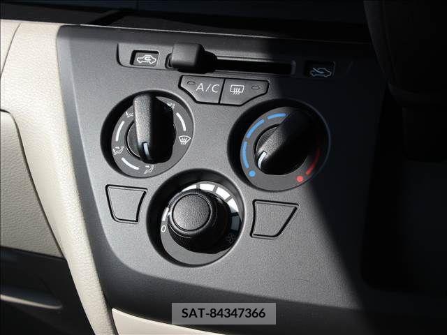 Nissan ROOX 2022-10 388531-19