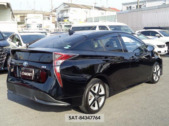 Toyota PRIUS 2015-12 281753-2